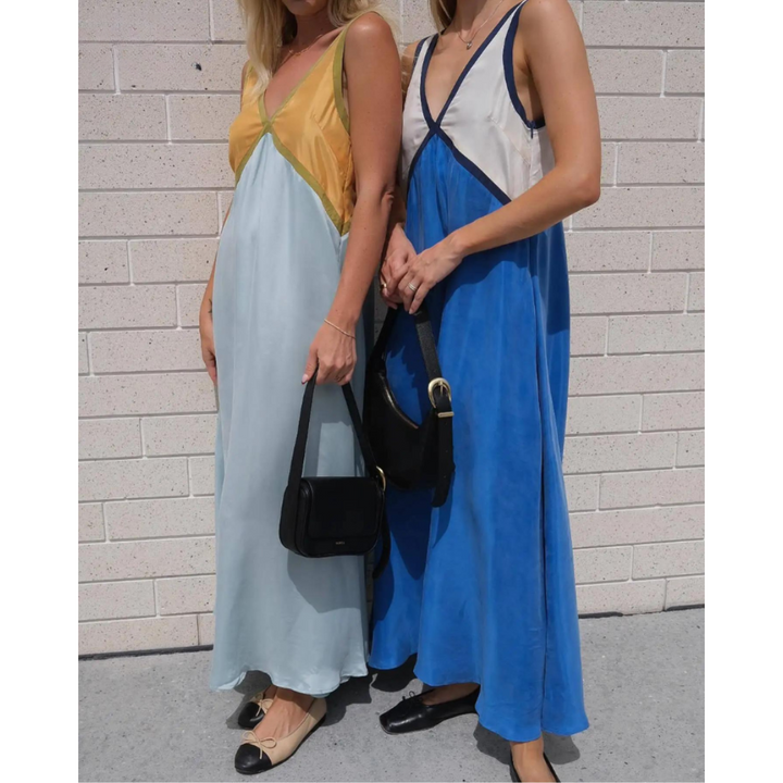 Katie - Chic V-Neck Dress