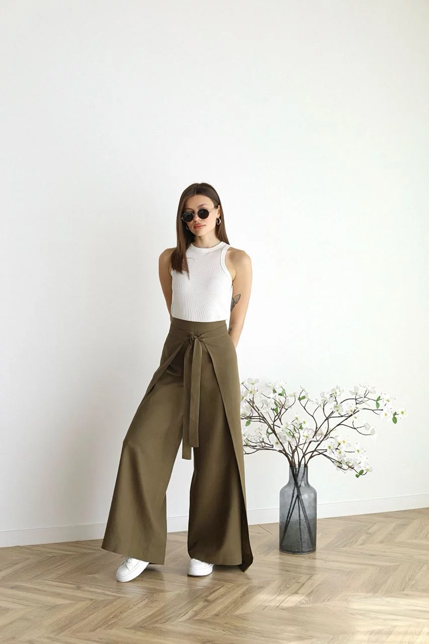 Claire - Rosetta Wide Linen Trousers