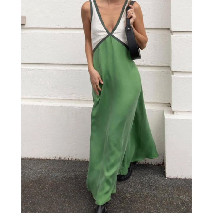 Katie - Chic V-Neck Dress
