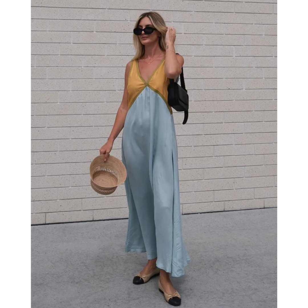 Katie - Chic V-Neck Dress