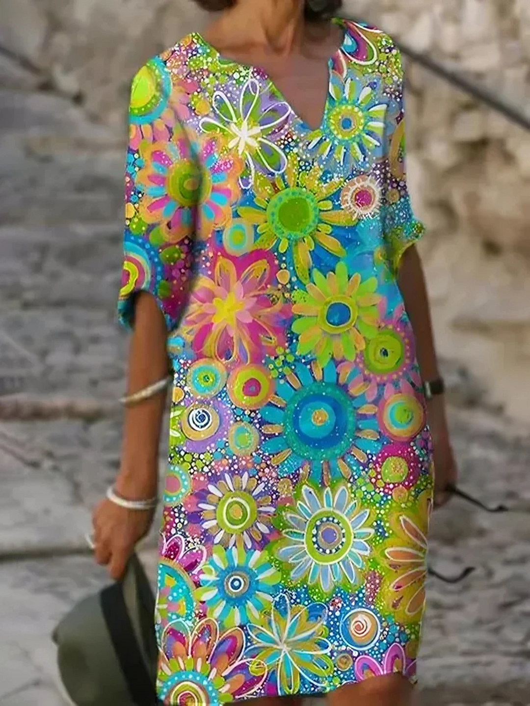 Eliza - Dress with Floral Pattern and V-neckline